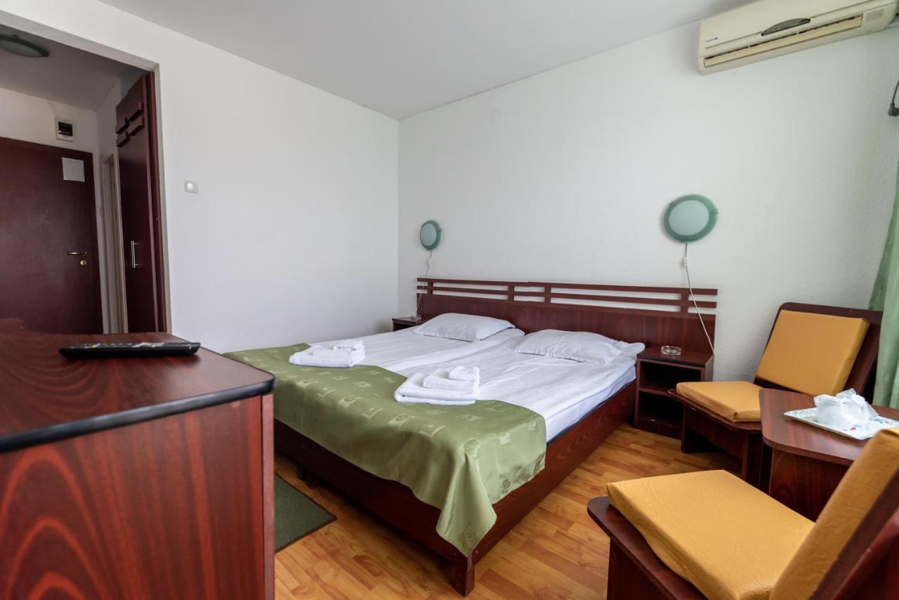 Hotel Capitol Jupiter Eksteriør bilde